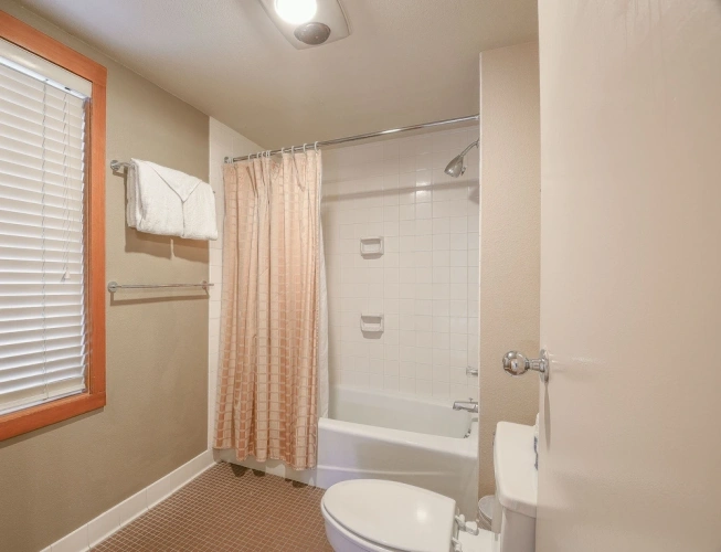 2 Bedrooms Standard room with mountain view