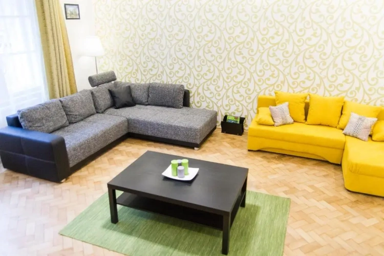 2 Bedrooms Apartment