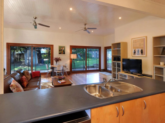 FAIRVIEW and STUDIO Gerringong 4pm check out Sundays
