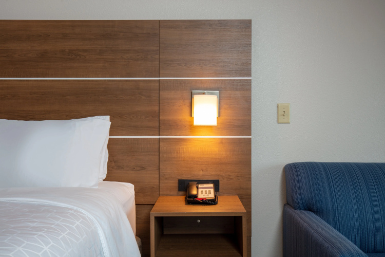 Holiday Inn Express & Suites Beloit photo 8