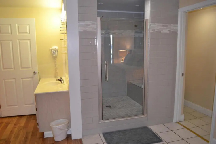 River Place Condos 411 3BD