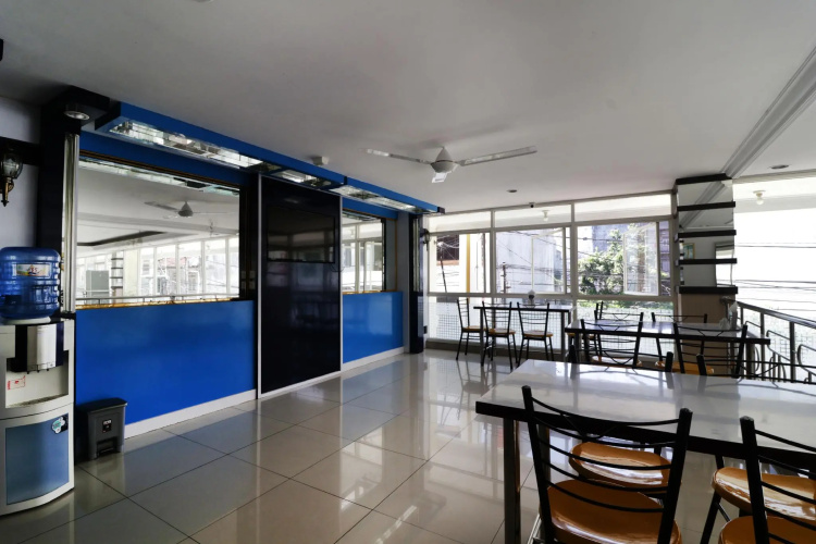 Hotel Golden Sari