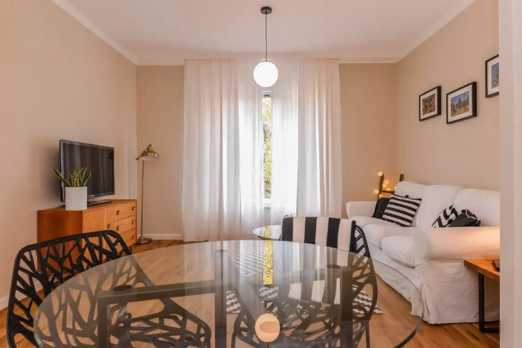 FM Luxury 2-BDR Apartment - Ccoellie