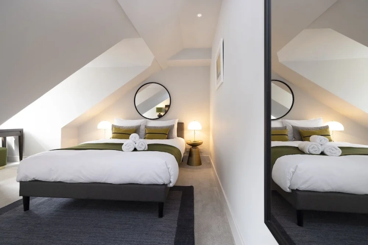 2 Bedrooms Apartment
