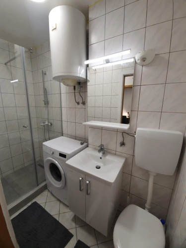 Railway Station City Modern Apartment