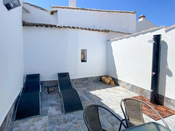 2 Bedrooms Cottage