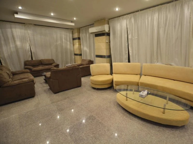 Leader Apartments