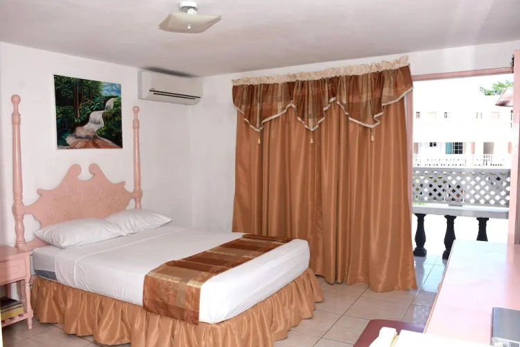 Standard Double room with garden view