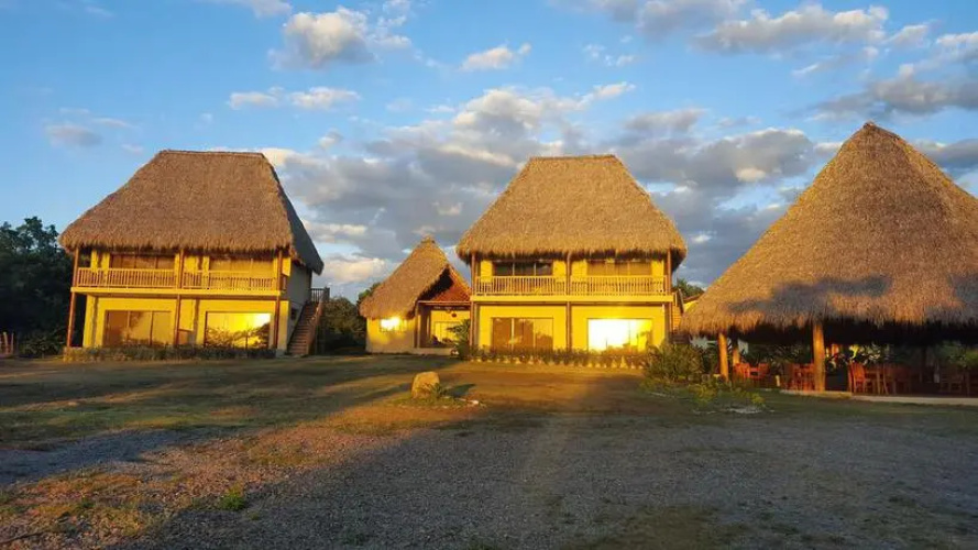 Las Palmeras Beach Hotel