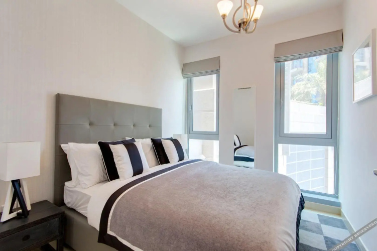 Exquisite1 BR Apartment, Standpoint Tower Downtown