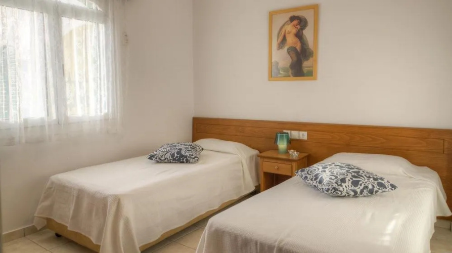 Elia & Tina Villa