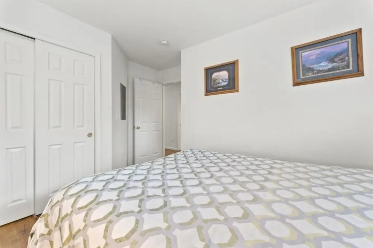 Sierra Mountain Lodge 3 Bedroom Home by RedAwning