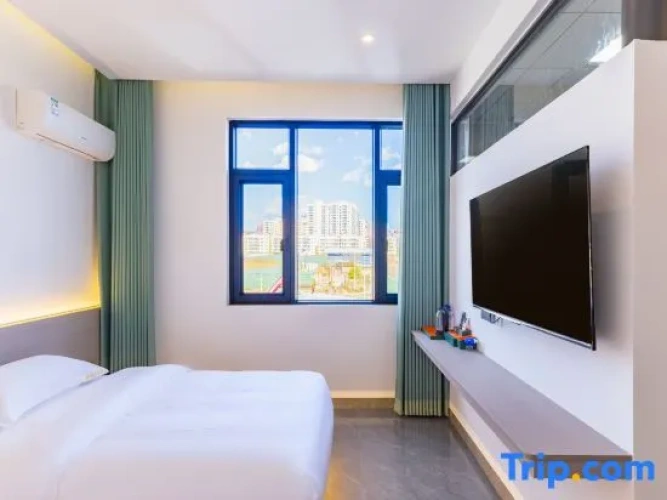 Standard Twin room with garden view