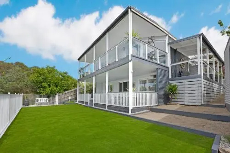 Peninsula Retreat