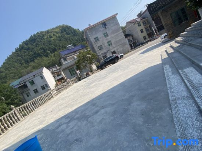 Zhou's compound
