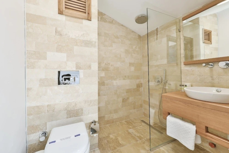 Pitoresk Otel