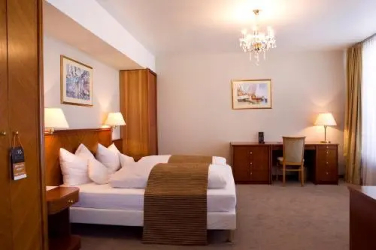 Ross Messehotel