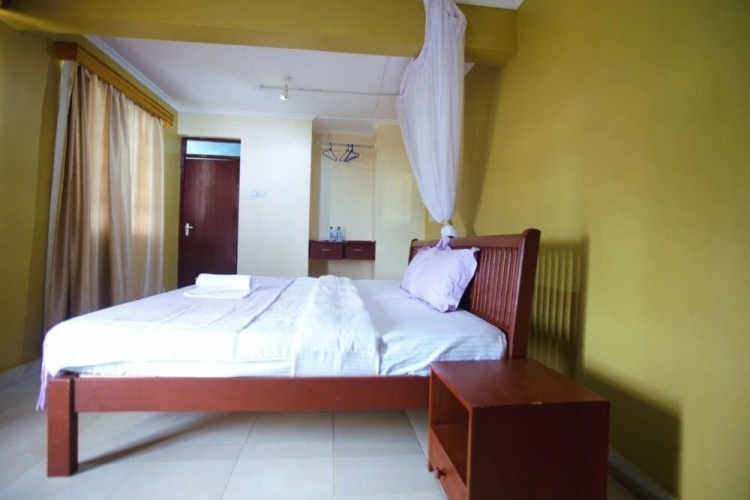 Everest House Hotel