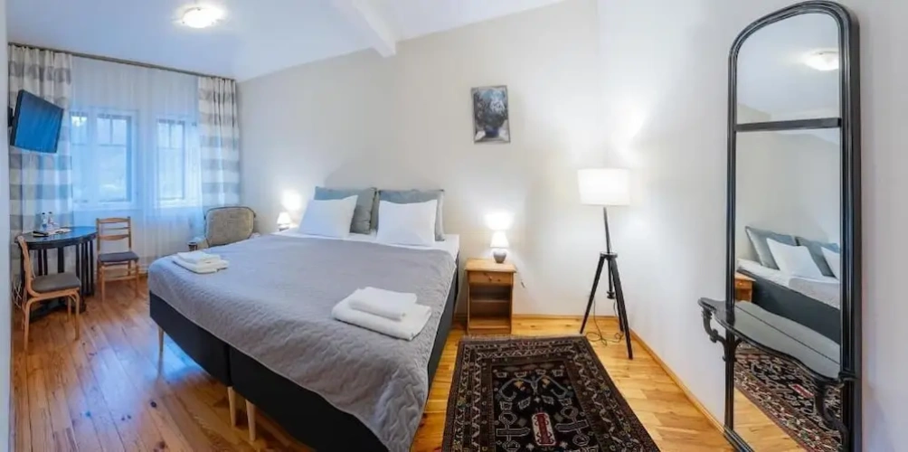 Standard Twin room with garden view