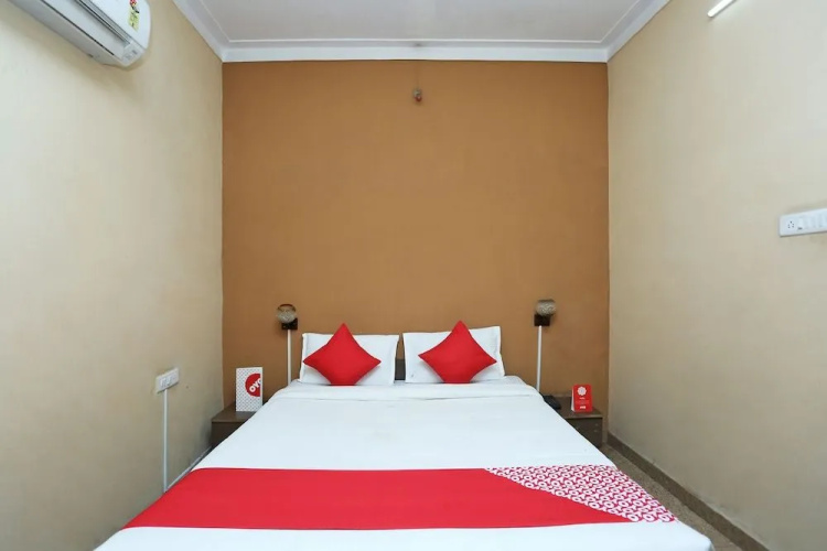 OYO 12777 Hotel Classic