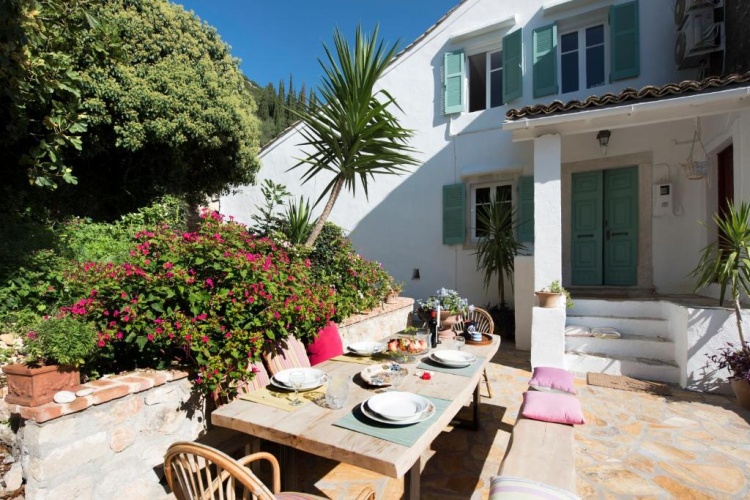 3 Bedrooms Cottage