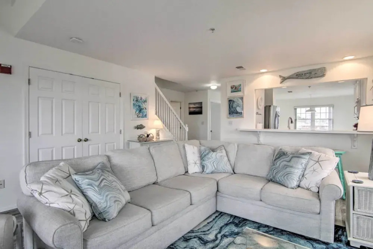Ocean View Resort Condo w/ Pool Access & Bay Views