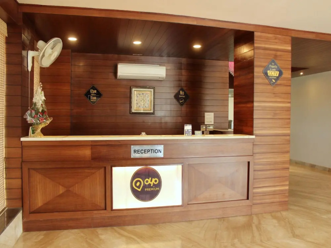 OYO 3083 Le Grand