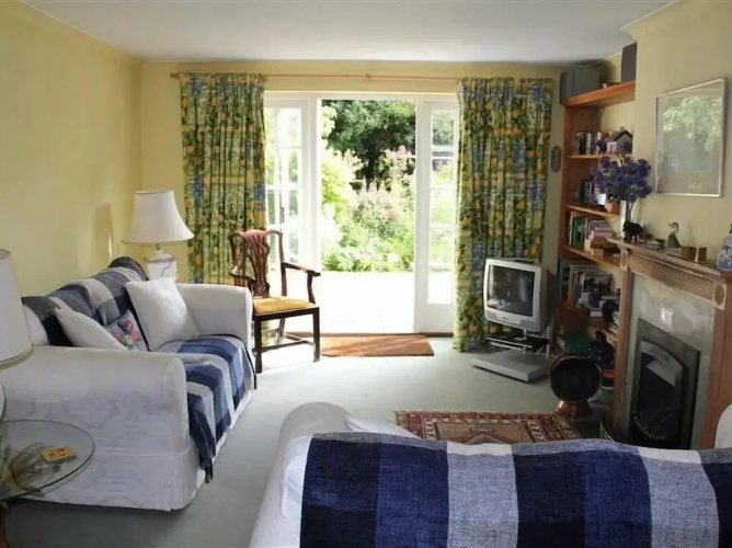 Winterbourne Cottage, Salisbury