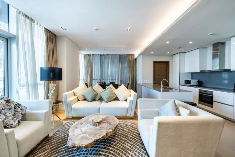 1 BR Huge Balcony 2nd Fl City Walk B1