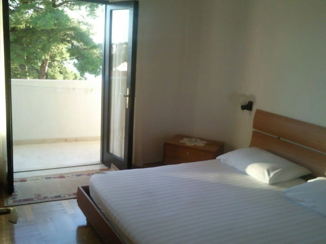 Apartments and rooms Rogosic