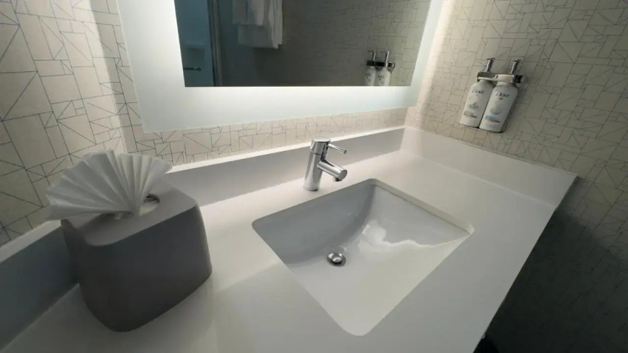 Holiday Inn Express Marina