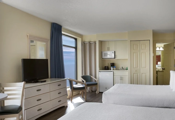 Studio with ocean view