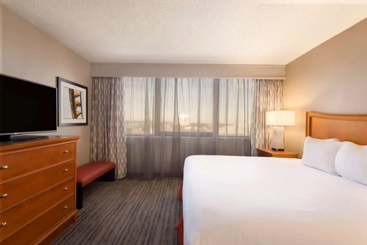 1 Bedroom Hearing Accessible Double Suite