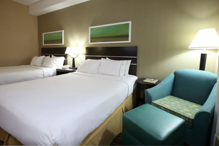 Holiday Inn Express & Suites - Vernon by IHG