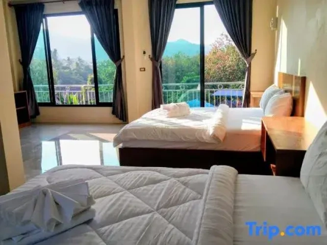 Standard Quadruple room with mountain view