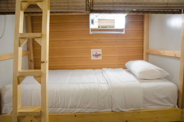 Bed & Butler Hostel