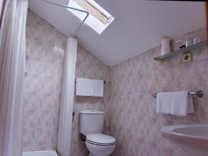 Economy Triple room