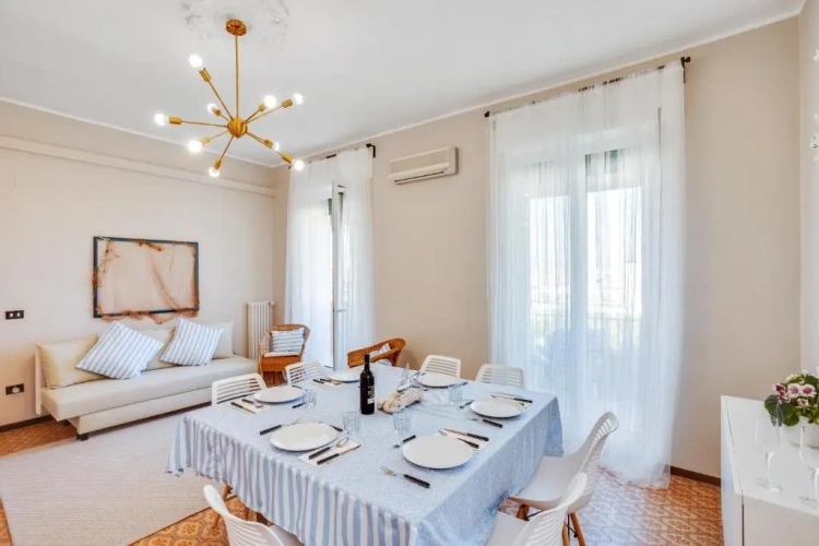 3 Bedrooms Apartment
