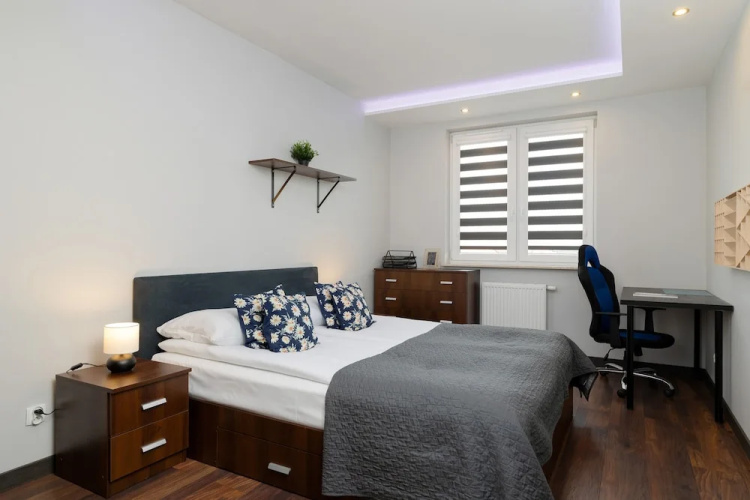 Spacious Apartment Krakow by Renters