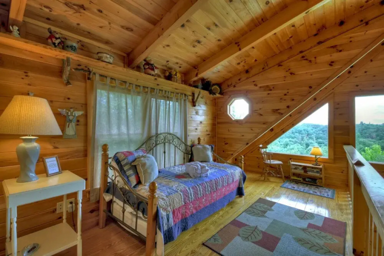 Serenity Now- Secluded Near Toccoa & Ocoee Rivers