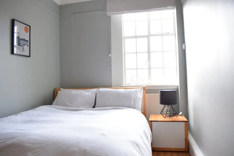 2 Bedroom Flat Near Hyde Park