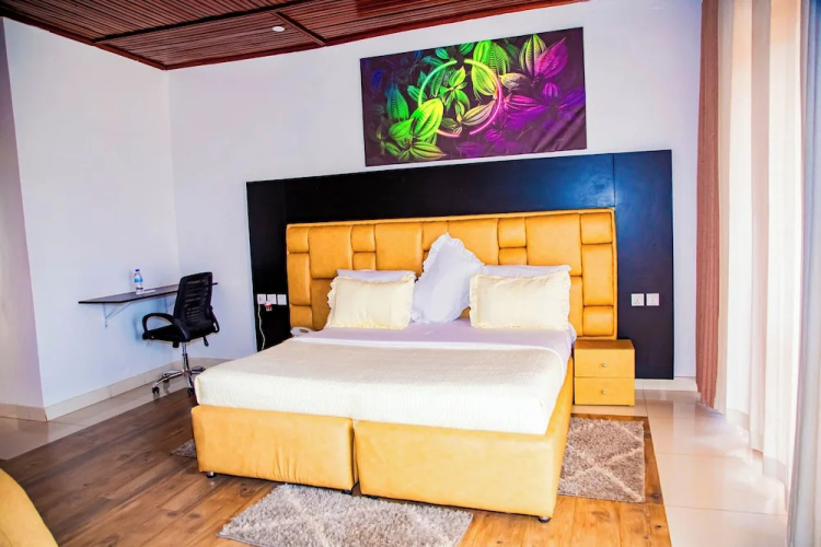 Net Luna Villa Hotel and Tours