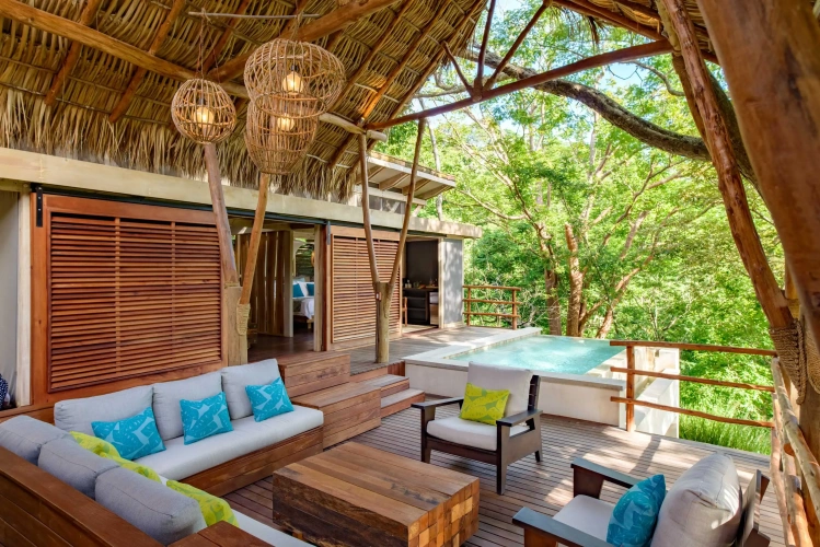 2 Bedrooms Villa