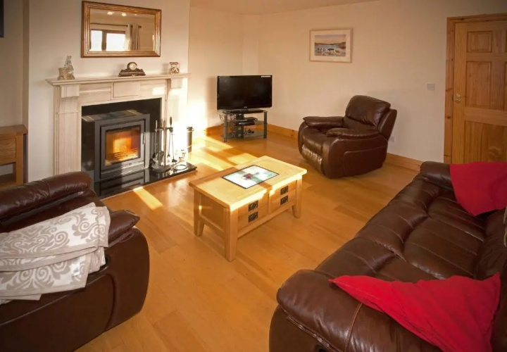 Cottage 238 – Cleggan