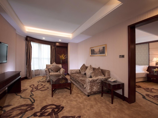 Deluxe Suite