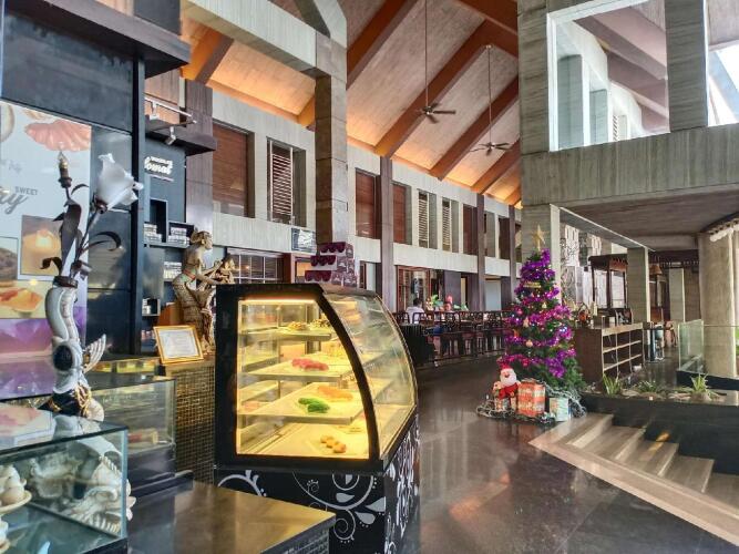 Crown Victoria Hotel TulungagungOver view