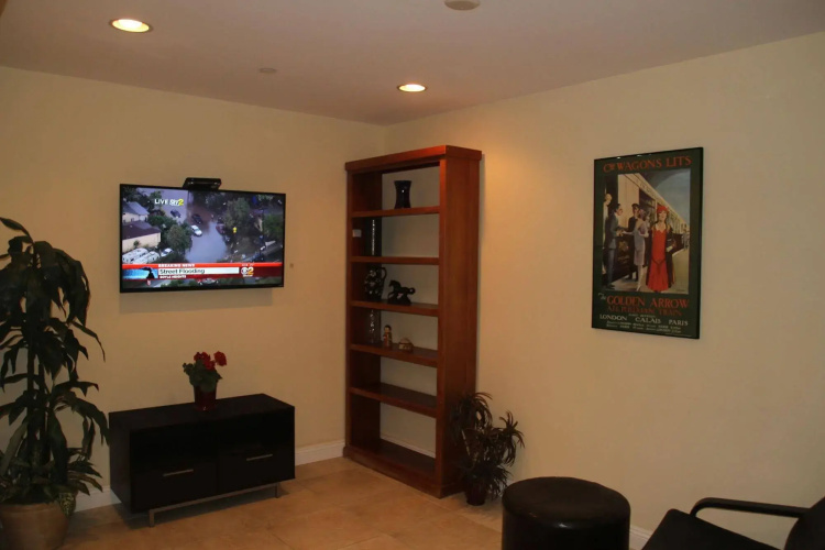 Modern Home in Burbank