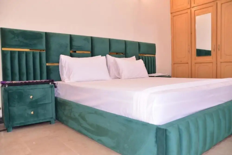 Redbury Guesthouse