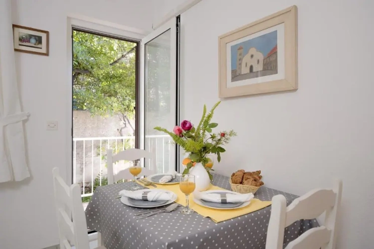 1 Bedroom Apartment with balcony
