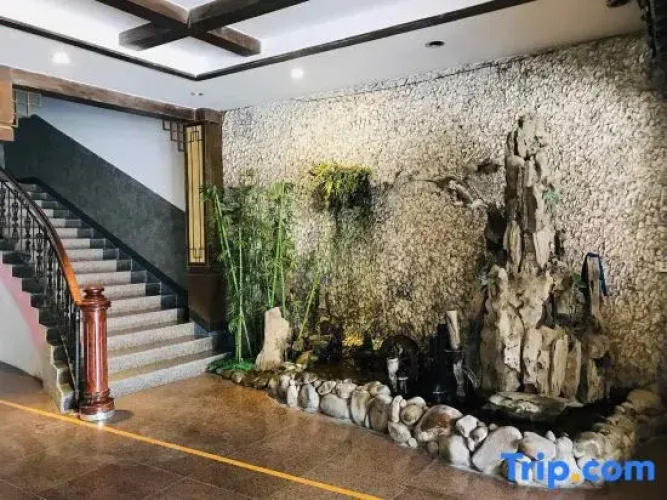 Pingle Xingfu Hotel